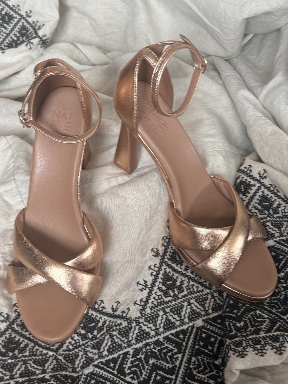 Naturalizer Lizbeth Ankle Strap Sandal Rose Gold Metallic Leather Size 9.5